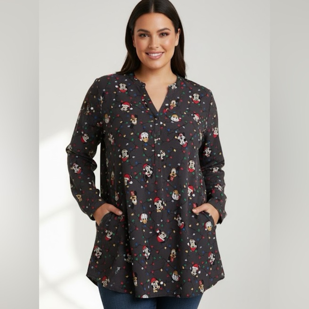 Torrid Disney Christmas Tab Sleeve Top Blouse Gray Mickey Mouse